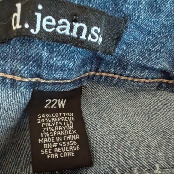 Women's Blue Jeans - Picture 3 of 6